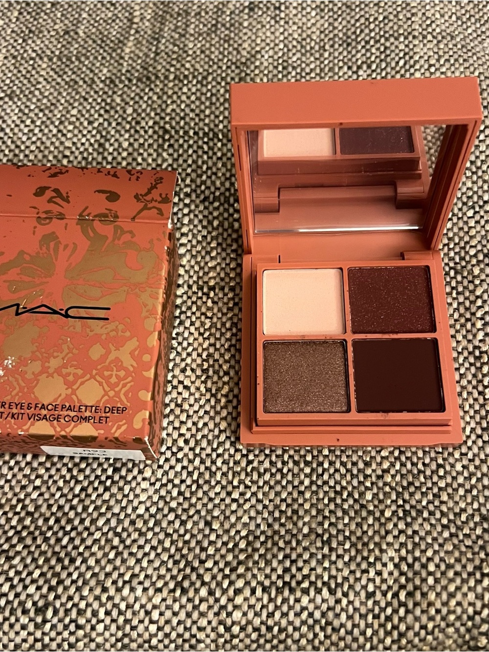 MAC Cosmetics Warm Neutral Eyeshadow Palette - Teddy takeover BRAND NEW